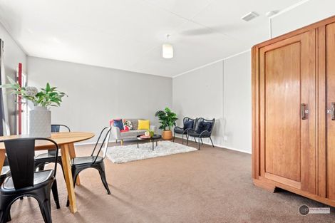 Photo of property in 2f2- Bentinck Street, Wallaceville, Upper Hutt, 5018