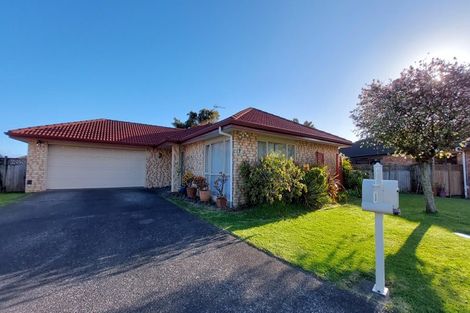 Photo of property in 7 Ironstone Place, Randwick Park, Auckland, 2105