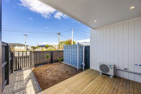 Photo of property in 13 Edgerton Road, Te Atatu Peninsula, Auckland, 0610
