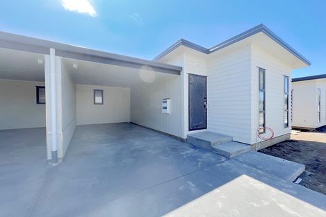 Photo of property in 2u2 Searancke Place, Fairfield, Hamilton, 3214