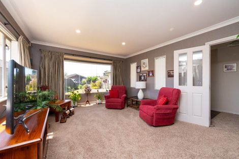 Photo of property in 16 Delta Mews Place, Clive, 4102