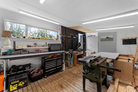 Photo of property in 236 Kiwitahi Road, Helensville, 0875