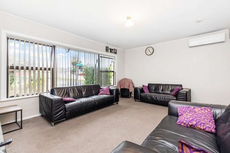 Photo of property in 29 Plumley Crescent, Mangere, Auckland, 2022