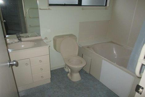 Photo of property in 12a Kiteroa Terrace, Rothesay Bay, Auckland, 0630