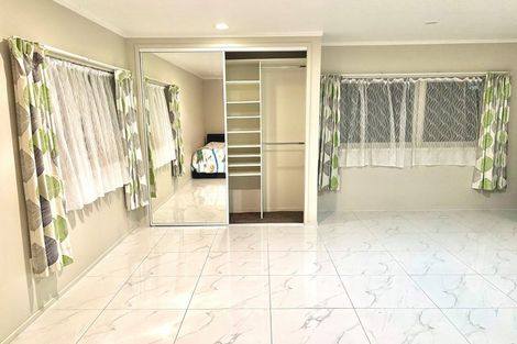 Photo of property in 40 Spence Road, Henderson, Auckland, 0612