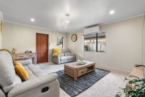 Photo of property in 8 Maadi Place, Papakura, 2110