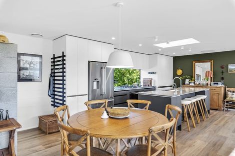 Photo of property in 1037 State Highway 1, Te Horo, Otaki, 5581