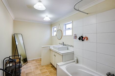Photo of property in 319 Clifton Road, Te Awanga, 4102