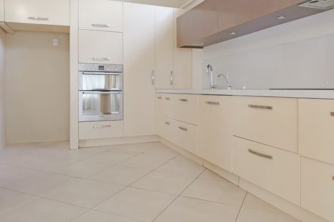 Photo of property in 9 Saddleback Rise, Murrays Bay, Auckland, 0630