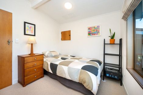 Photo of property in 33 Enfield Road, Hospital Hill, Napier, 4110