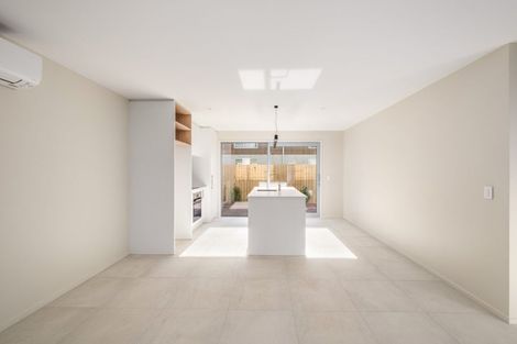 Photo of property in 2/50 Marine Parade, North New Brighton, Christchurch, 8083