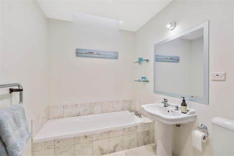 Photo of property in 22 Lucknow Place, Cashmere, Christchurch, 8022