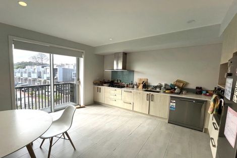 Photo of property in 6 Folkes Lane, New Lynn, Auckland, 0600
