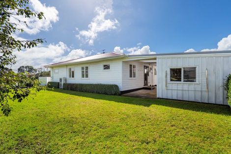 Photo of property in 54 Waiwaka Terrace, Strandon, New Plymouth, 4312
