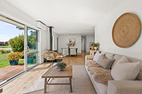 Photo of property in 14 Cape Grove, Haumoana, 4180