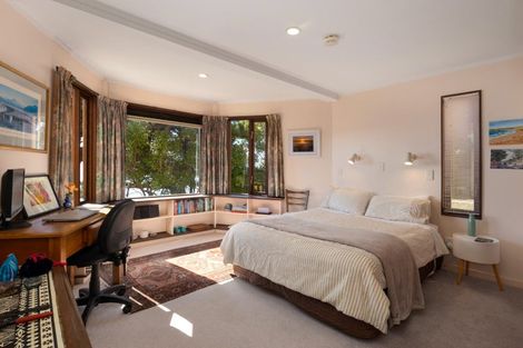 Photo of property in 15 Fettes Crescent, Seatoun, Wellington, 6022