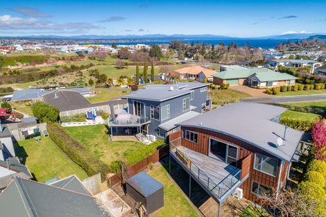 Photo of property in 2/2 Rhodes Fall, Rangatira Park, Taupo, 3330