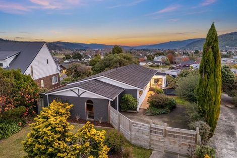 Photo of property in 11 Roband Crescent, Brown Owl, Upper Hutt, 5018