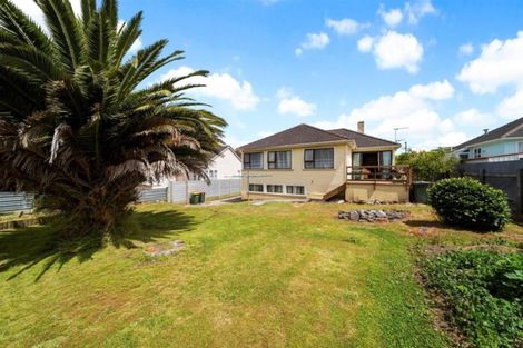 Photo of property in 174 South Road, Hawera, 4610