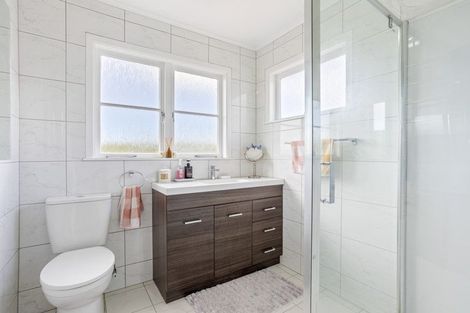 Photo of property in 15a Sarona Avenue, Glen Eden, Auckland, 0602