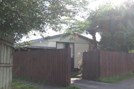 Photo of property in 8 Cameron Place, Ranui, Auckland, 0612