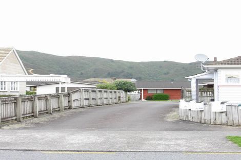 Photo of property in 3/8 Hewer Crescent, Naenae, Lower Hutt, 5011