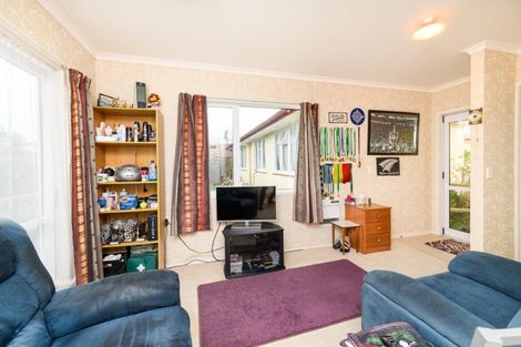 Photo of property in 7 Exeter Crescent, Takaro, Palmerston North, 4412