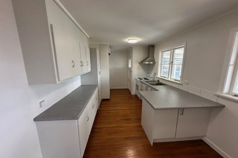 Photo of property in 12 Kokiri Street, Te Atatu South, Auckland, 0610