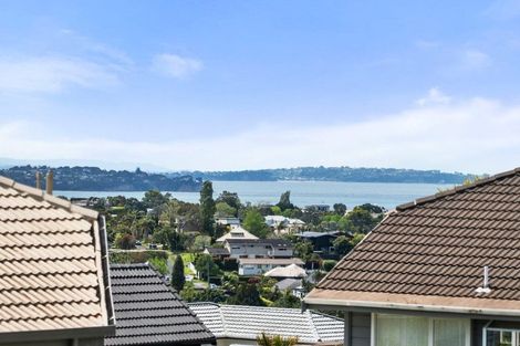 Photo of property in 1/56 Aberdeen Road, Campbells Bay, Auckland, 0620