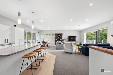 Photo of property in 17 Oceanview Terrace, Tirohanga, Lower Hutt, 5010