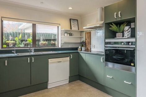 Photo of property in 1 Inverell Place, Waikanae, 5036