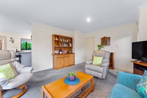 Photo of property in 14 Francis Skinner Place, Orewa, 0931