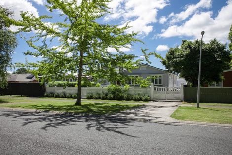 Photo of property in 32 Queen Street, Cambridge, 3434