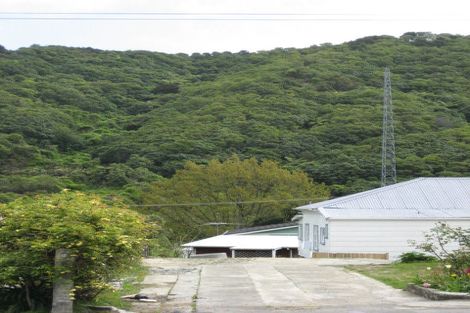 Photo of property in 3/93 Waikawa Road, Picton, 7220