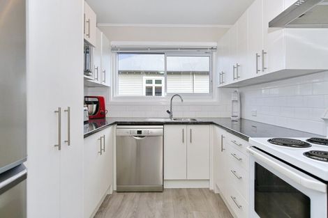 Photo of property in 30 Corson Avenue, Beckenham, Christchurch, 8023