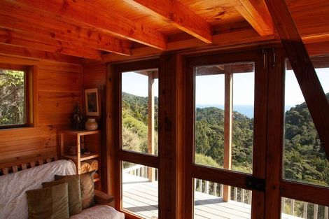 Photo of property in 132 Lone Kauri Road, Karekare, New Lynn, 0772