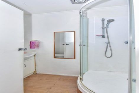 Photo of property in 2/17 Russell Road, Manurewa, Auckland, 2102