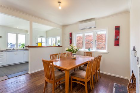Photo of property in 14 Eastglen Road, Glen Eden, Auckland, 0602