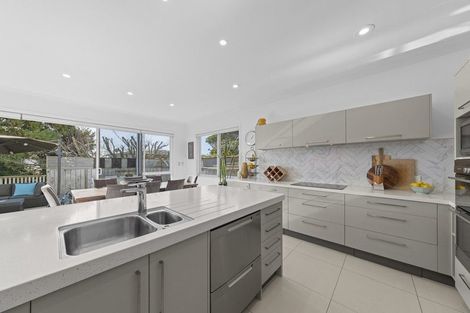 Photo of property in 59 Gilbert Street, New Plymouth, 4310
