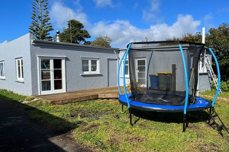 Photo of property in 129 Golf Road, Titirangi, Auckland, 0600