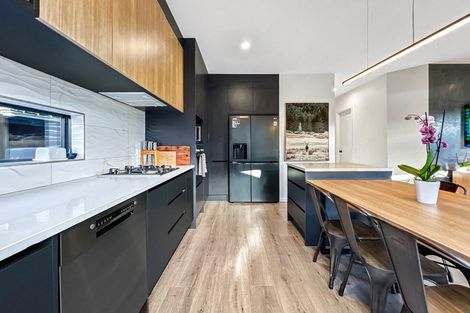 Photo of property in 19 Konoba Avenue, Kumeu, 0810