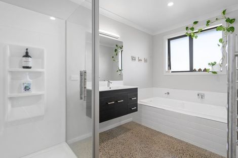 Photo of property in 161a Taylor Street, Cambridge, 3434