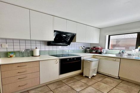 Photo of property in 37 Fields Parade, Oteha, Auckland, 0632