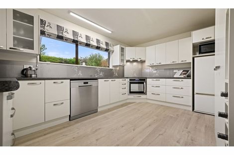 Photo of property in 14 Talltree Avenue, Avonhead, Christchurch, 8042