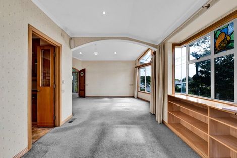 Photo of property in 64 Waiwaka Terrace, Strandon, New Plymouth, 4312