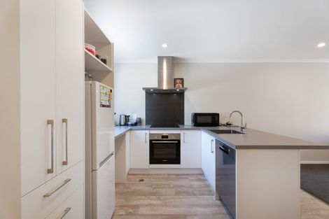 Photo of property in 2/10 Marion Street, Silverstream, Upper Hutt, 5019