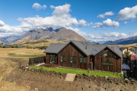 Photo of property in 28 Cunninghams Drive, Jacks Point, Queenstown, 9371