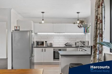 Photo of property in 169j Colwill Road, Massey, Auckland, 0614