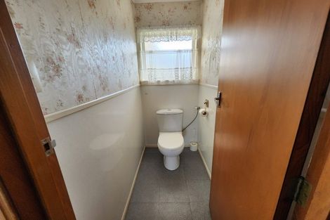 Photo of property in 8 Hillary Heights Avenue, Glendene, Auckland, 0602