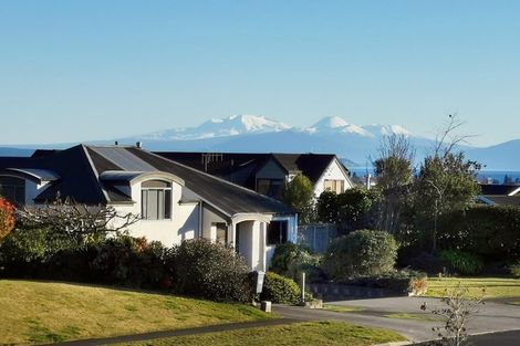 Photo of property in 94 Harvey Street, Waipahihi, Taupo, 3330